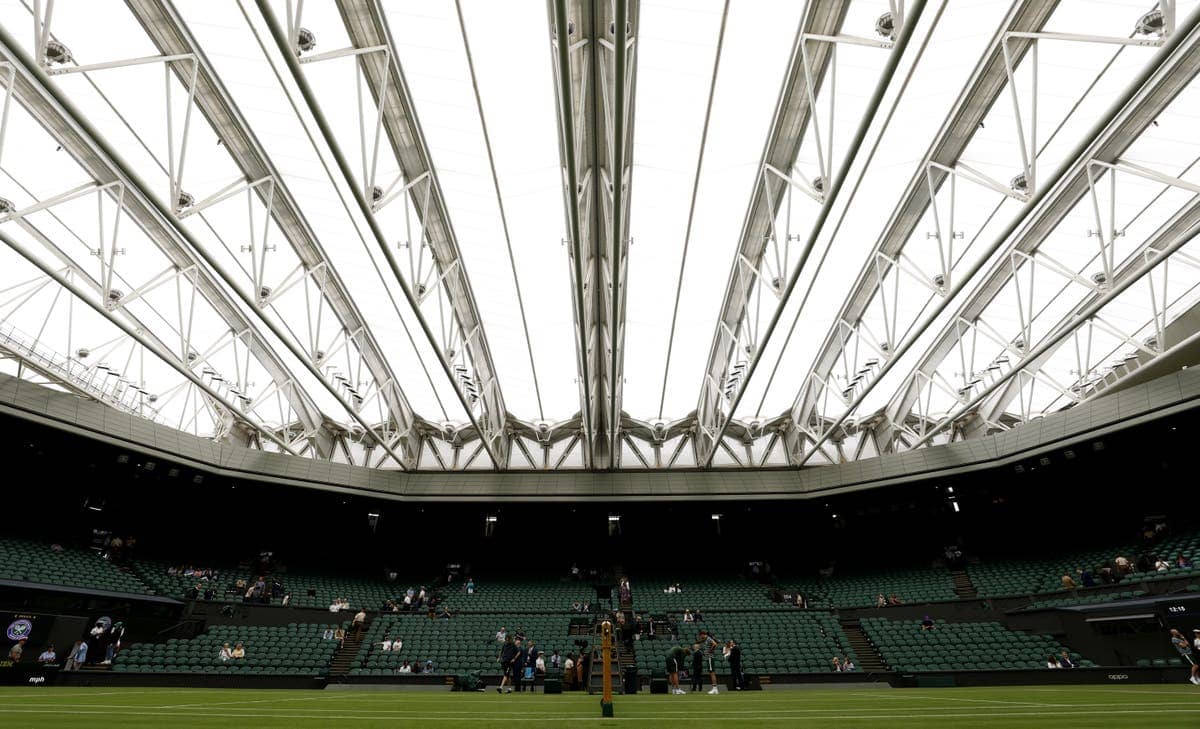 Seven Britons remain in singles as Wimbledon struggles to attract crowds